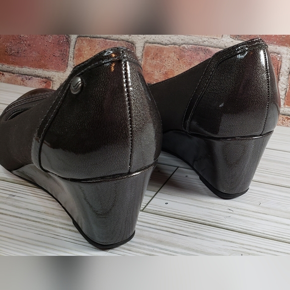 Life Stride soft system women's wedge heeled shoes size 9. - Picture 9 of 12